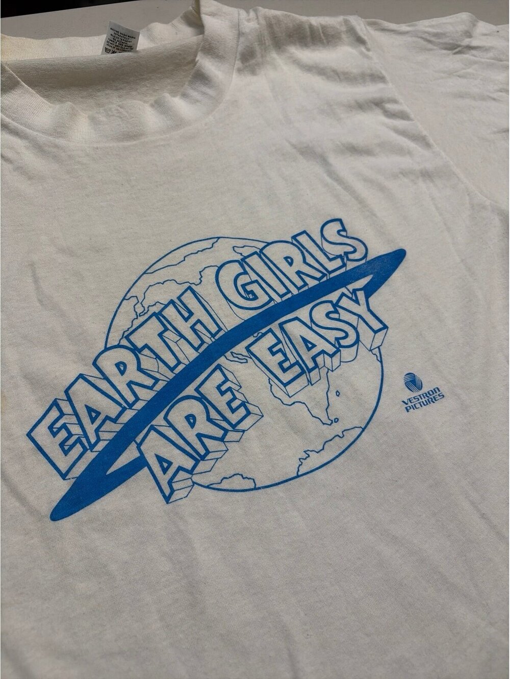 Vintage 80s Earth Girls Are Easy Movie Promo T-Shirt Vestron Pictures Large
